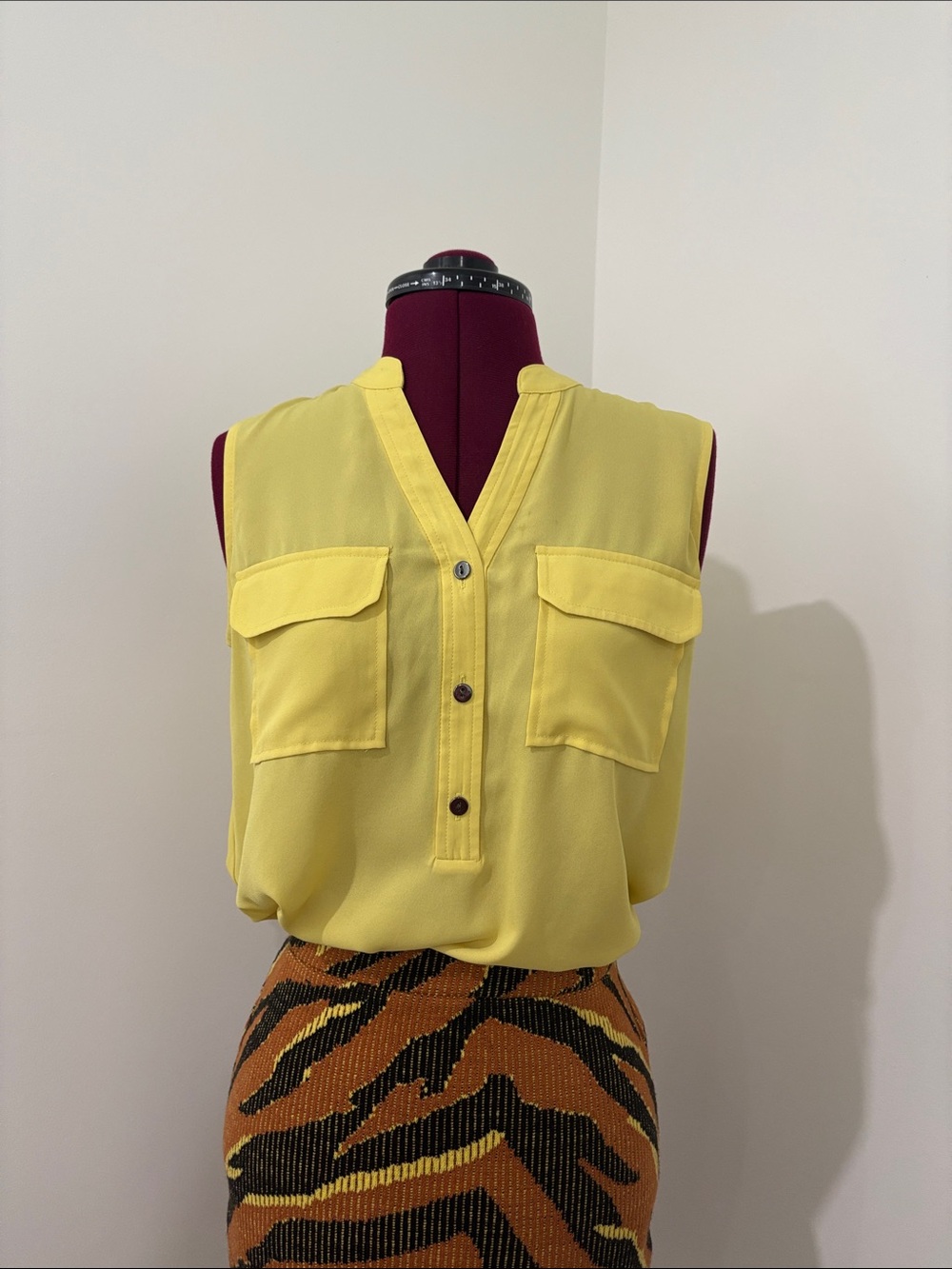 Alfani Bright Yellow Sleeveless V-Neck Tank with Front Pockets